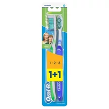 ORAL-B 3 EFFECT MEDIUM MANUÁLIS FOGKEFE, 2 DB